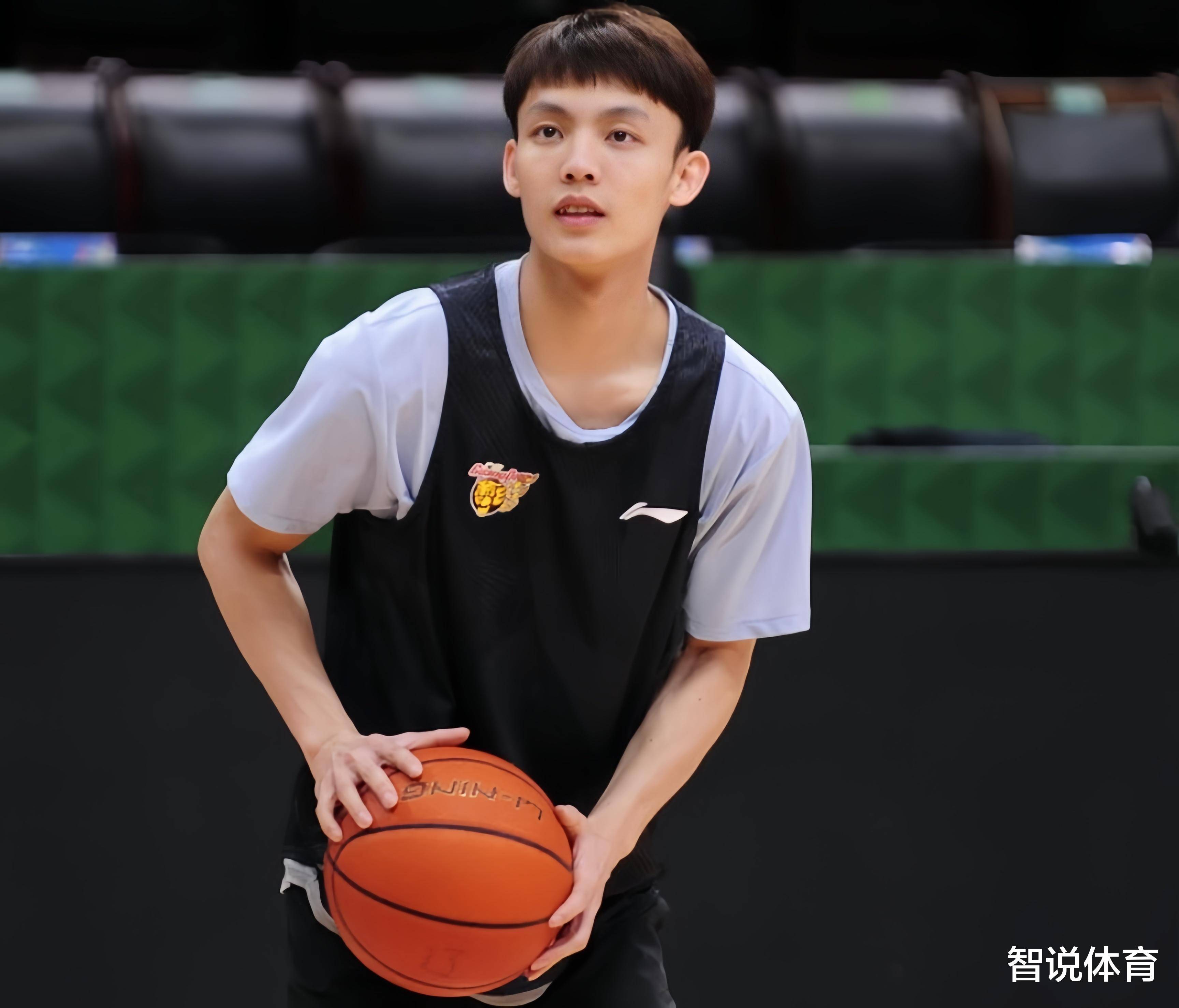 离谱！今夜罗马调整名单以备NBA季后赛广厦男篮内部沟通备战法甲，风云突变深圳男篮国际比赛日复出首秀的简单介绍